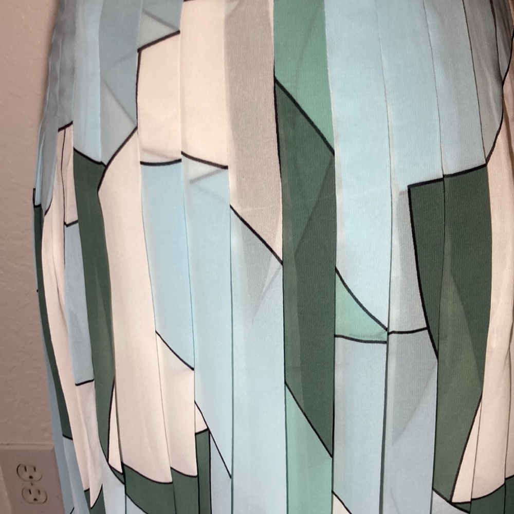 Ann Taylor Geo Pleated Skirt Size 10 Pleated skirt🌸 - Picture 9 of 11